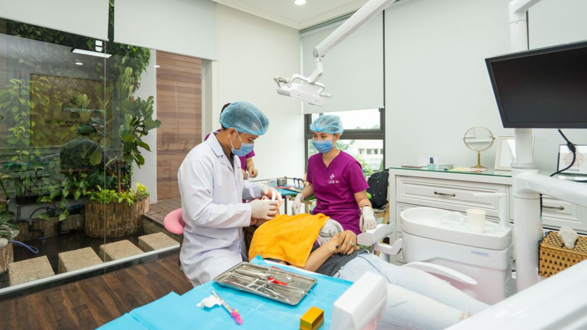 Top 15+ Nha Khoa Uy Tín HCM | Nha Khoa Uy Tín Sài Gòn 15 Khách hàng được tư vấn điều trị răng miệng tại nha khoa uy tín HCM