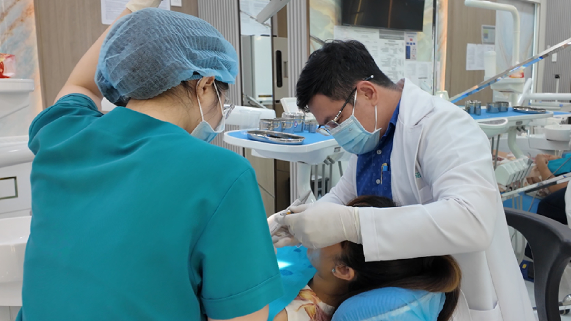 Top 15+ Nha Khoa Uy Tín HCM | Nha Khoa Uy Tín Sài Gòn 5 Đội ngũ bác sĩ chuyên môn cao tại nha khoa uy tín HCM