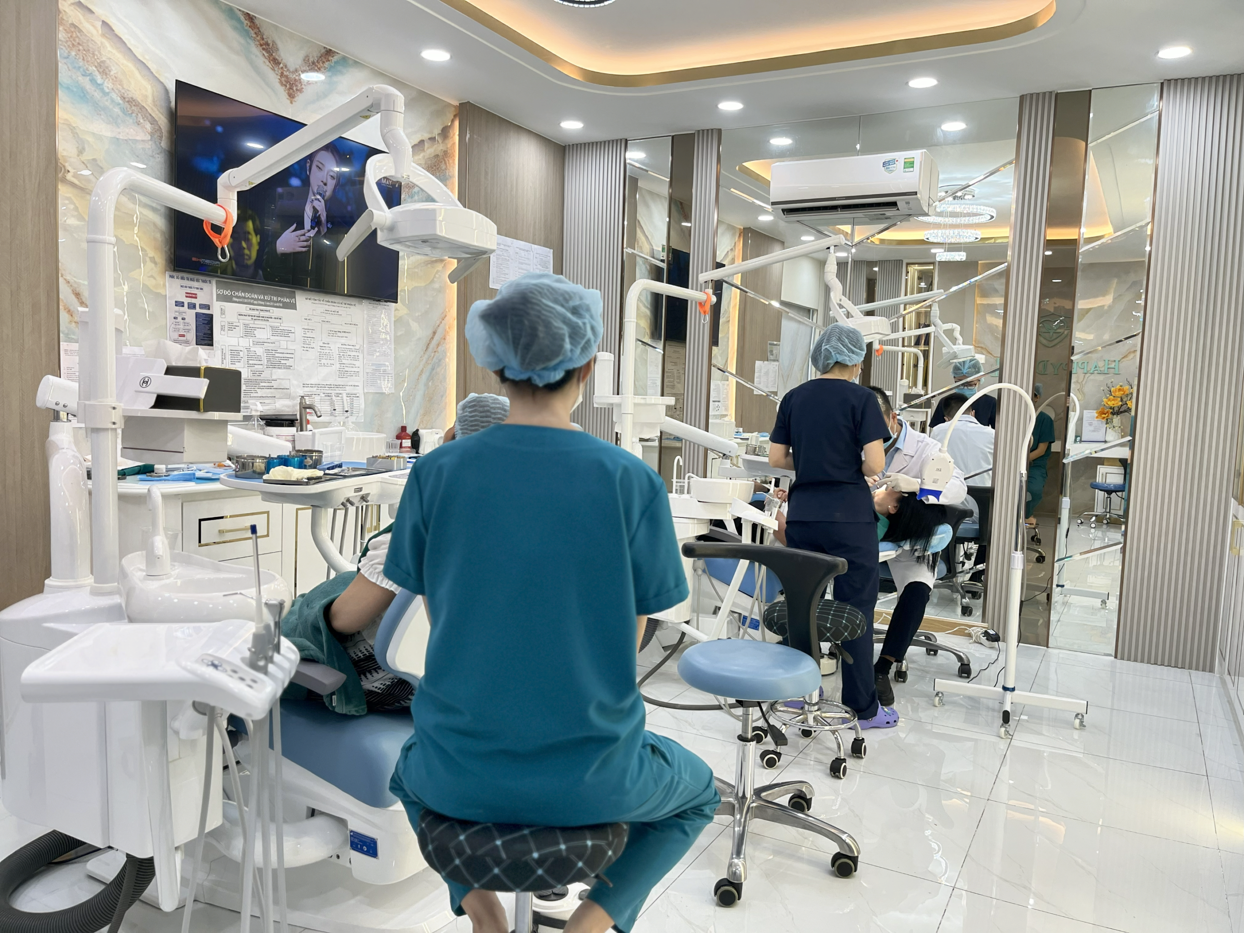 Review Top 16+ Địa Chỉ Nha Khoa Uy Tín HCM 2026 7 Không gian điều trị rộng rãi, sạch sẽ tại nha khoa uy tín HCM đáp ứng tiêu chuẩn y khoa